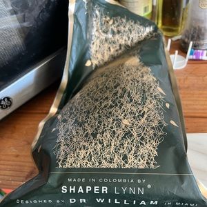 Dr.William Miami Ogee Faja brand new never worn ordered this the size is too sm.